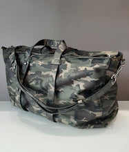 Load image into Gallery viewer, Orciani Borsa week end Camouflage
